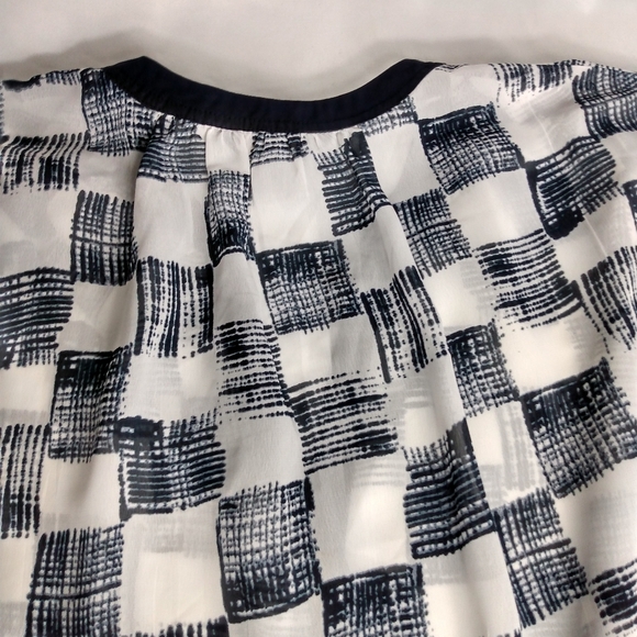 Banana Republic Sheer V-neck Blouse XS - Picture 4 of 7